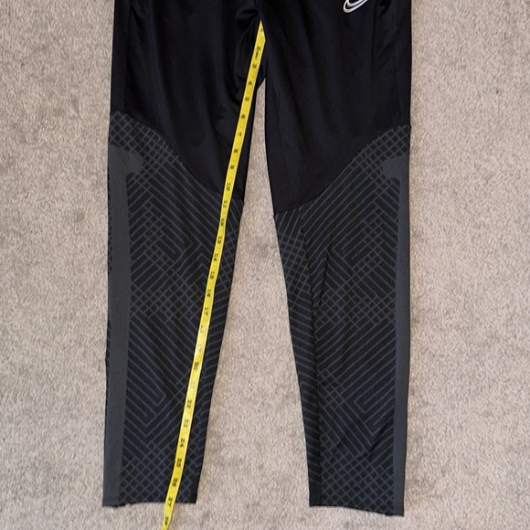 Nike Dri-FIT Strike Soccer Pant! - Picture 5 of 13